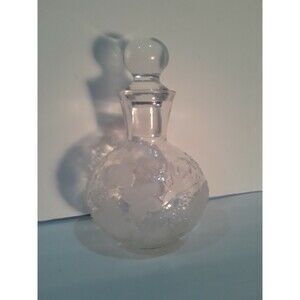 Classic Etched  Decanter With Stopper